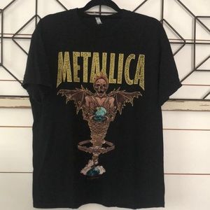 Black short sleeved Metallica band tee sz L